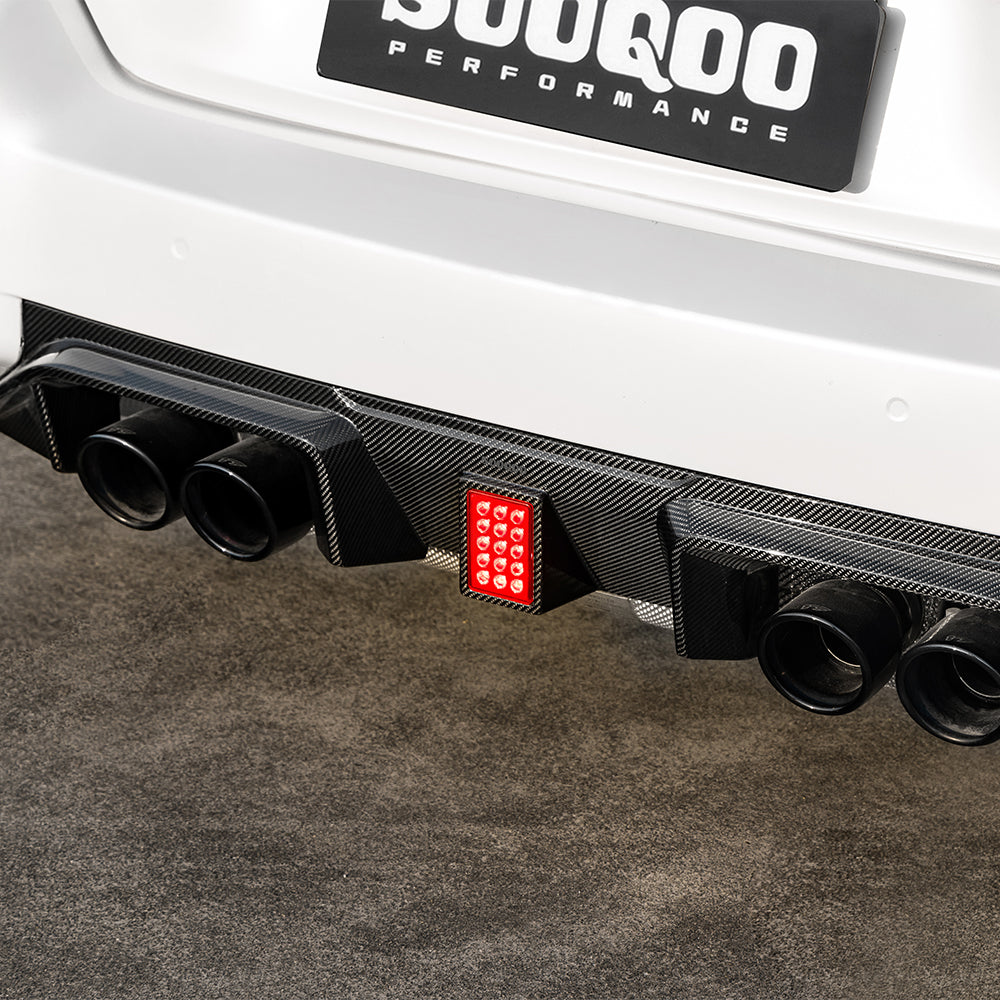 SOOQOO carbon fibre Rear Diffuser V3 on BMW M2 (G87), F1-style rear fog light close-up