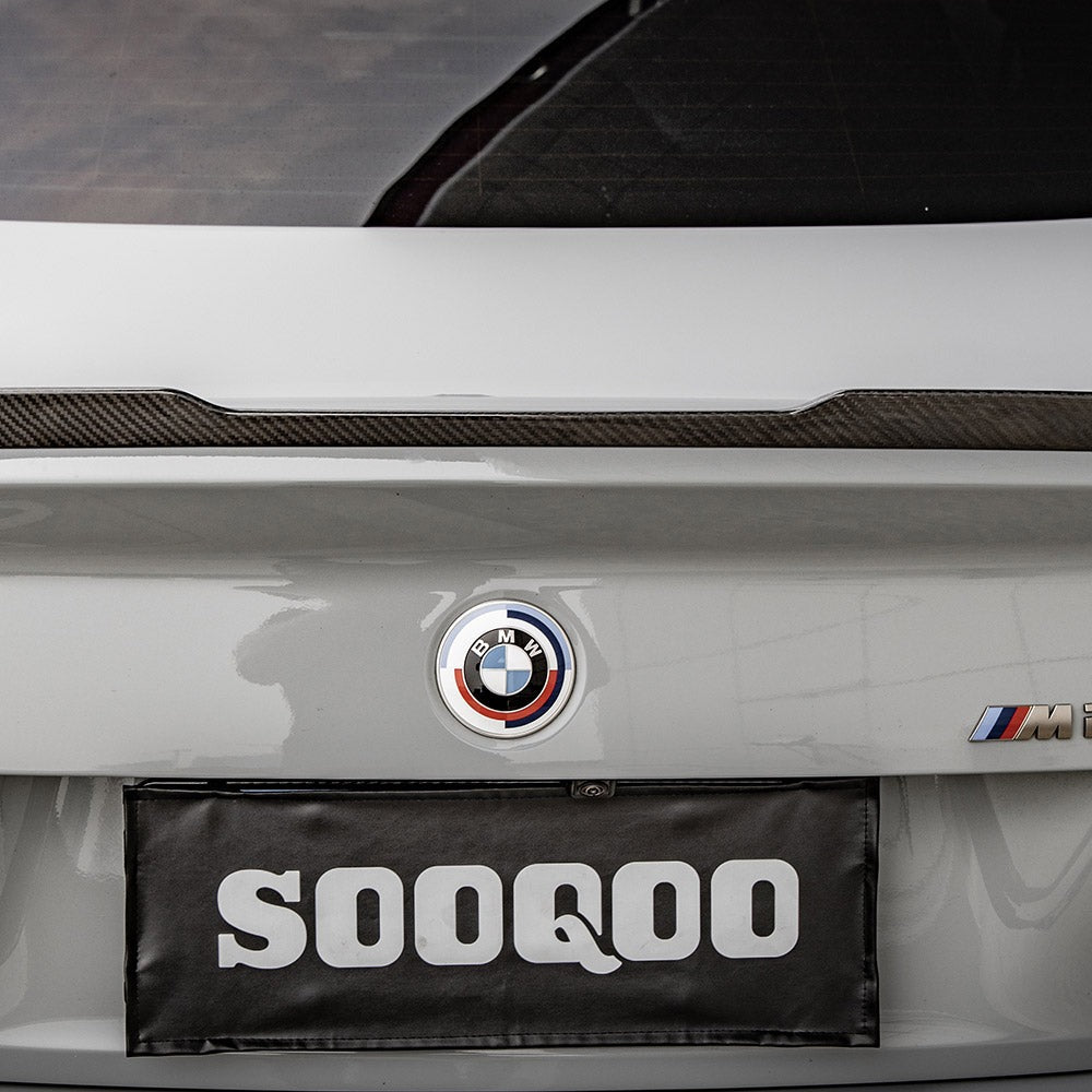 SOOQOO carbon fibre rear spoiler installed on BMW M2 (G87), rear close-up view