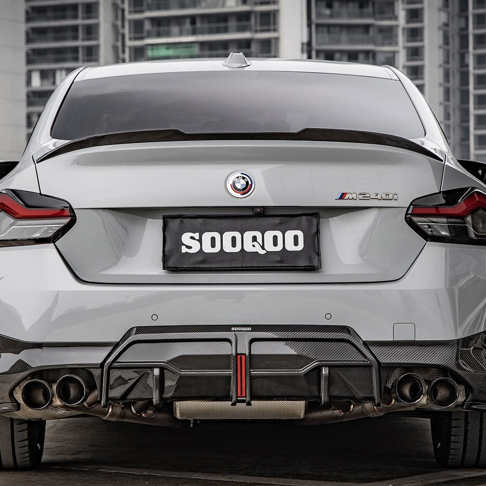 SOOQOO carbon fibre rear spoiler installed on BMW M2 (G87), straight rear view